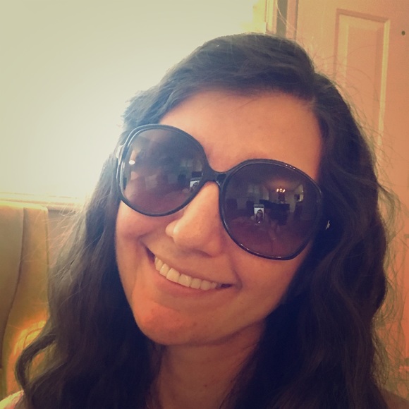 Gucci Oversized Square Sunglasses - Picture 3 of 3